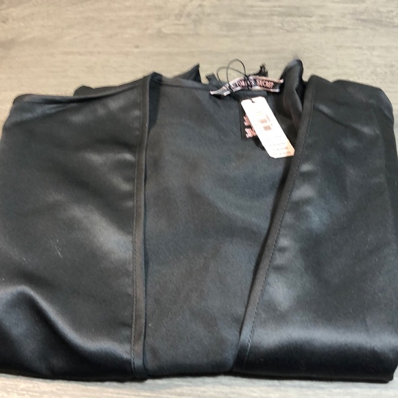 Victoria's Secret Robe - Picture 3 of 6